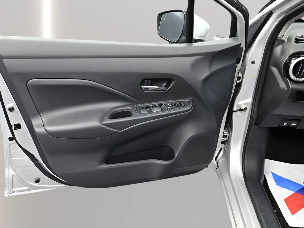 2025 Nissan Versa Sedan SV - Photo 12