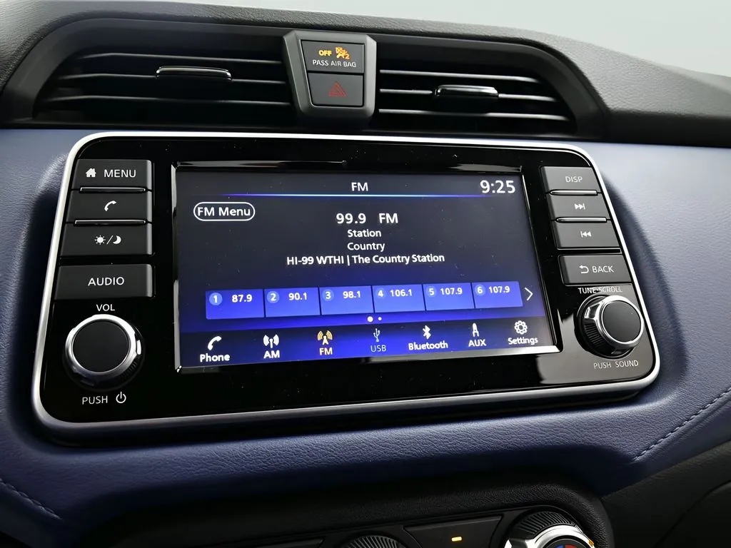 2025 Nissan Versa Sedan SV - Photo 7