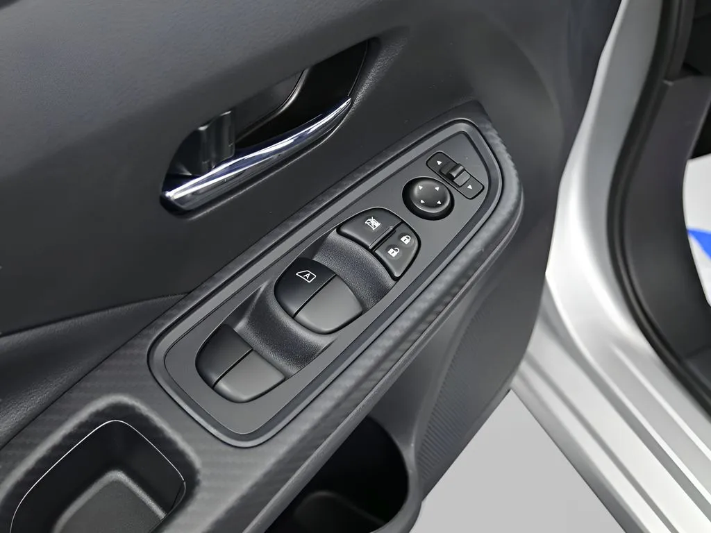 2025 Nissan Versa Sedan SV - Photo 13