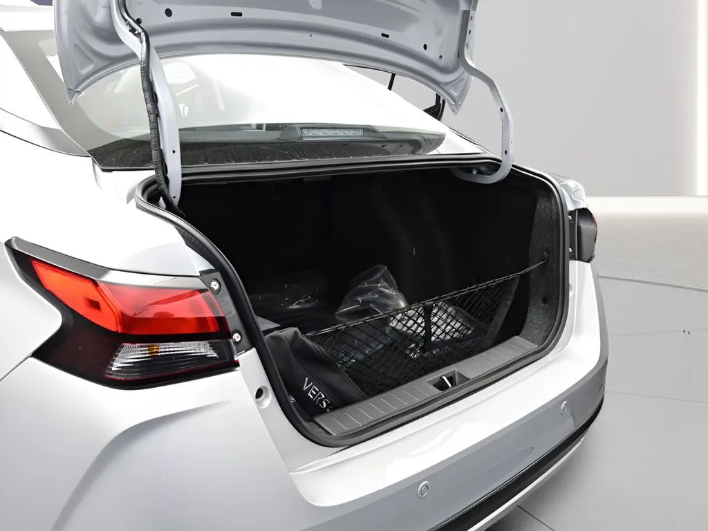 2025 Nissan Versa Sedan SV - Photo 19