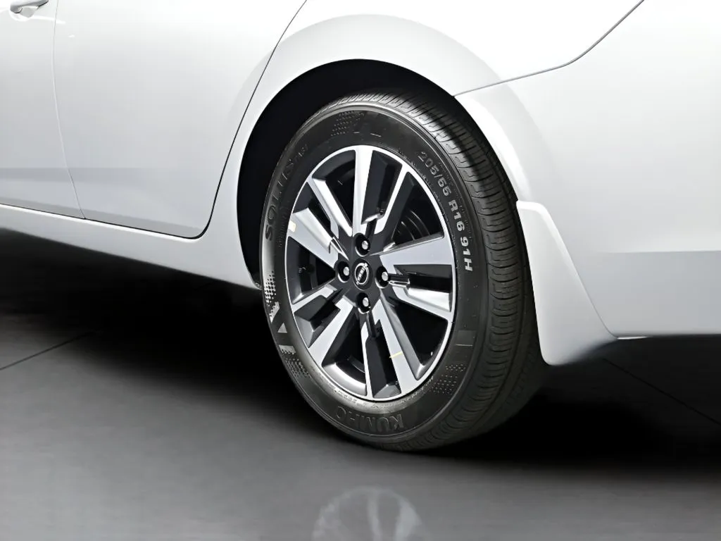 2025 Nissan Versa Sedan SV - Photo 23