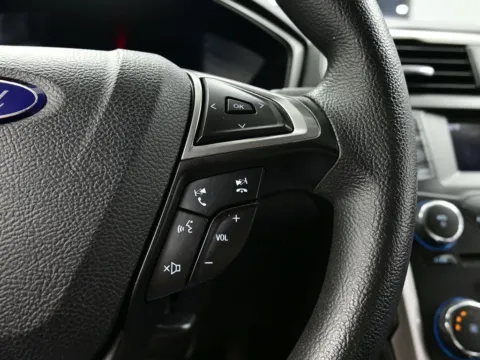More photos of 2017 Ford Fusion SE at Dorsett Nissan, IN
