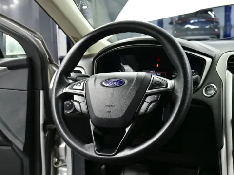 More photos of 2017 Ford Fusion SE at Dorsett Nissan, IN