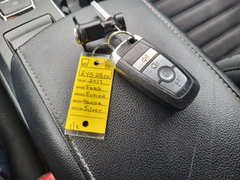 Photos of 2017 Ford Fusion SE for sale in Terre Haute, IN at Dorsett Nissan
