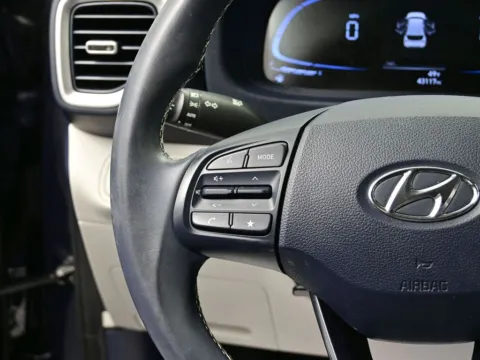 More photos of 2023 Hyundai Venue Limited at Dorsett Nissan, IN