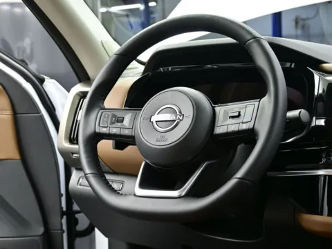 More photos of 2025 Nissan Pathfinder Platinum at Dorsett Nissan, IN