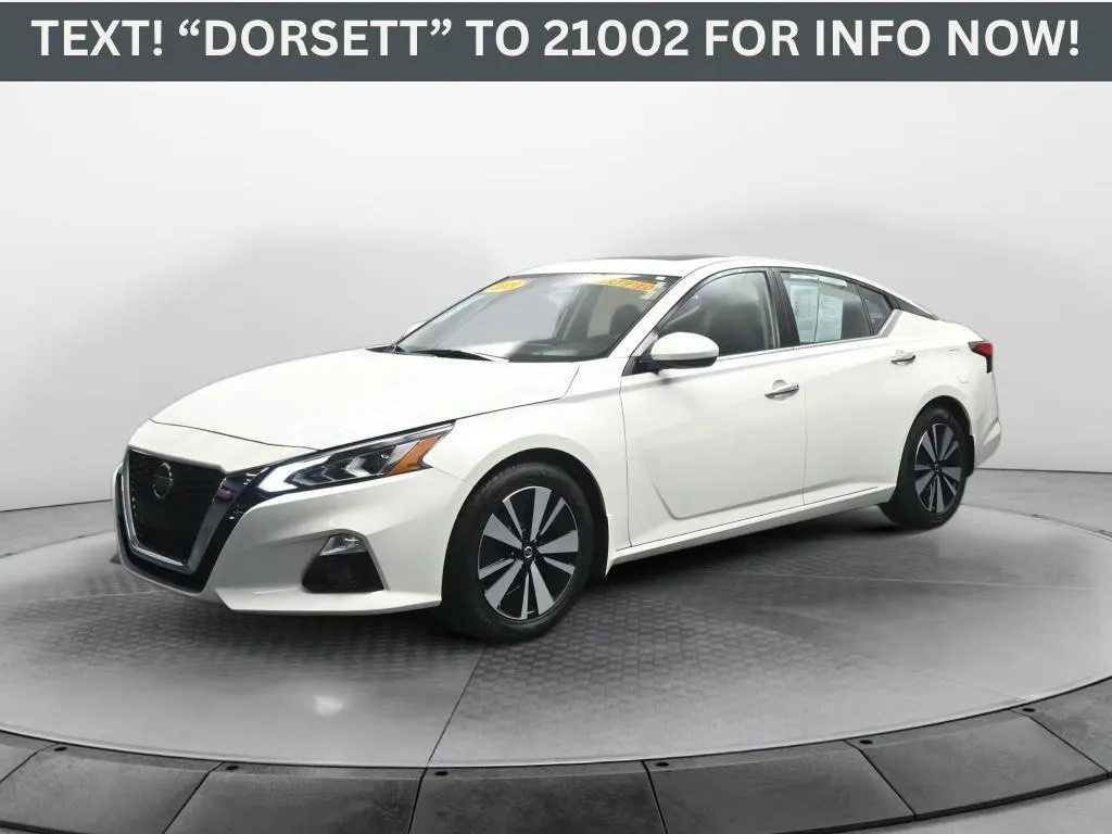 White 2019 Nissan Altima 2.5 SV for sale in Terre Haute, IN