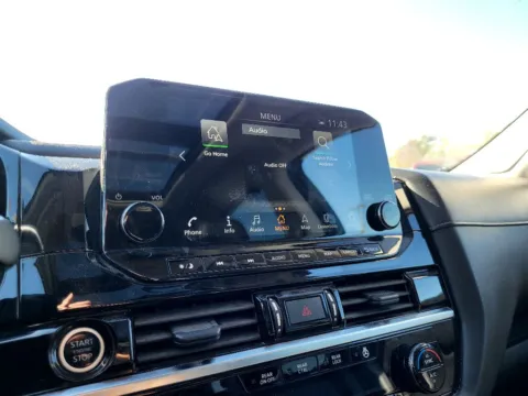 More photos of 2023 Nissan Pathfinder SL at Dorsett Nissan, IN