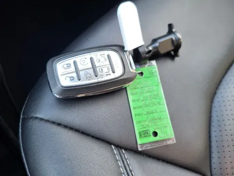 Photos of 2025 Chrysler Pacifica Select for sale in Terre Haute, IN at Dorsett Nissan