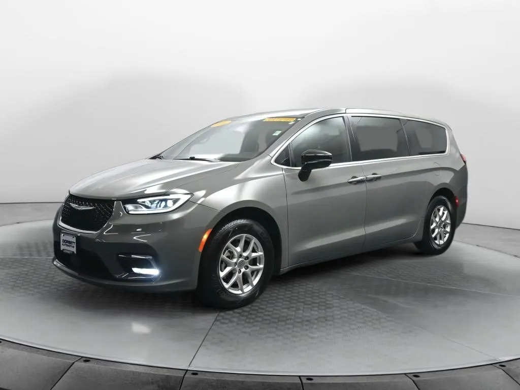 Gray 2025 Chrysler Pacifica Select for sale in Terre Haute, IN