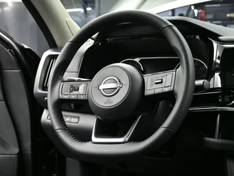 More photos of 2025 Nissan Pathfinder SL at Dorsett Nissan, IN