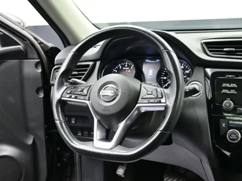 More photos of 2017 Nissan Rogue SV at Dorsett Nissan, IN