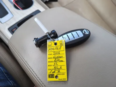 Photos of 2016 Nissan Altima 2.5 SL for sale in Terre Haute, IN at Dorsett Nissan