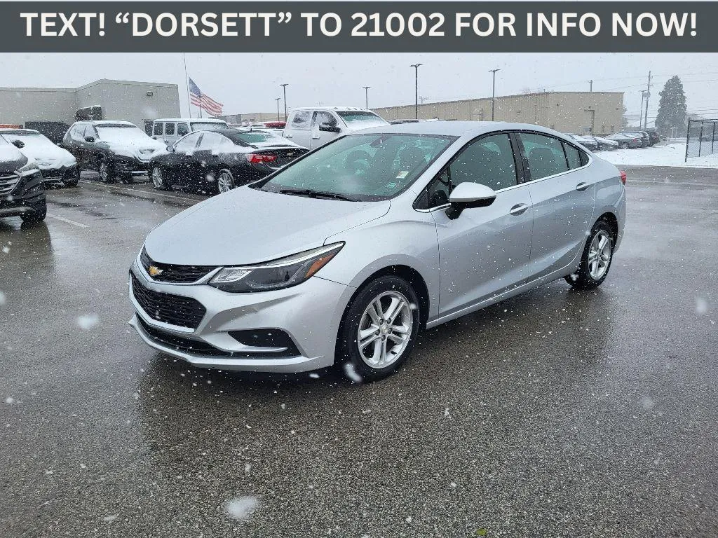 Used 2018 Chevrolet Cruze LT with VIN 1G1BE5SM0J7172487 for sale in Terre Haute, IN