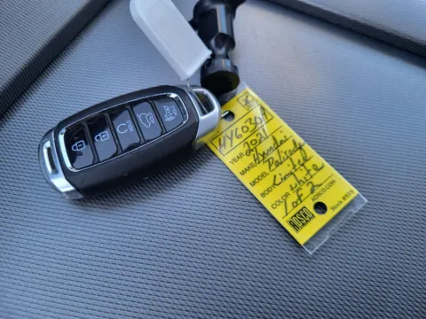 Photos of 2021 Hyundai Palisade Limited for sale in Terre Haute, IN at Dorsett Mitsubishi