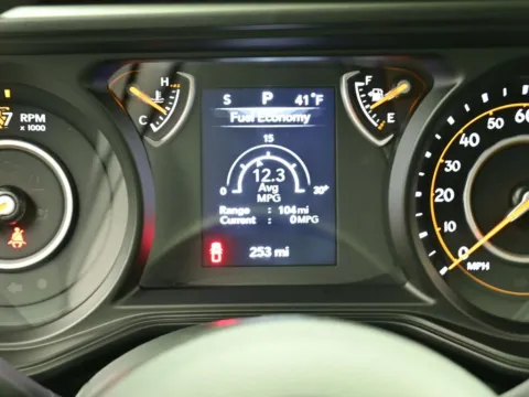 More photos of 2025 Jeep Gladiator Sport at Dorsett Mitsubishi, IN