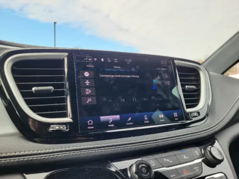 More photos of 2023 Chrysler Pacifica Touring L at Dorsett Mitsubishi, IN