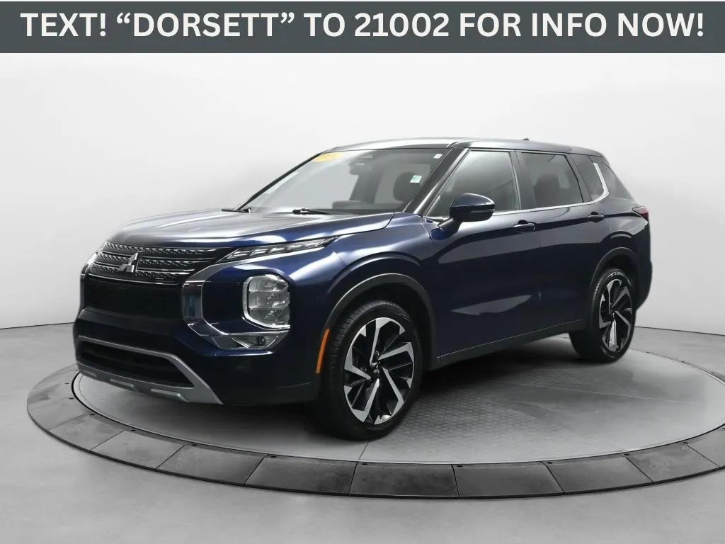 2024 Mitsubishi Outlander SE's photo