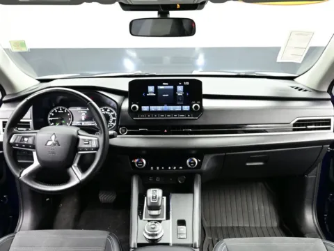 Photos of 2024 Mitsubishi Outlander SE for sale in Terre Haute, IN at Dorsett Mitsubishi