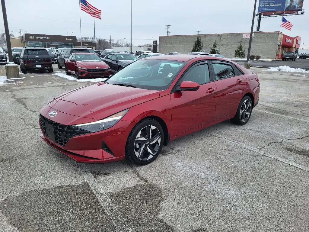 2023 Hyundai Elantra SEL's photo