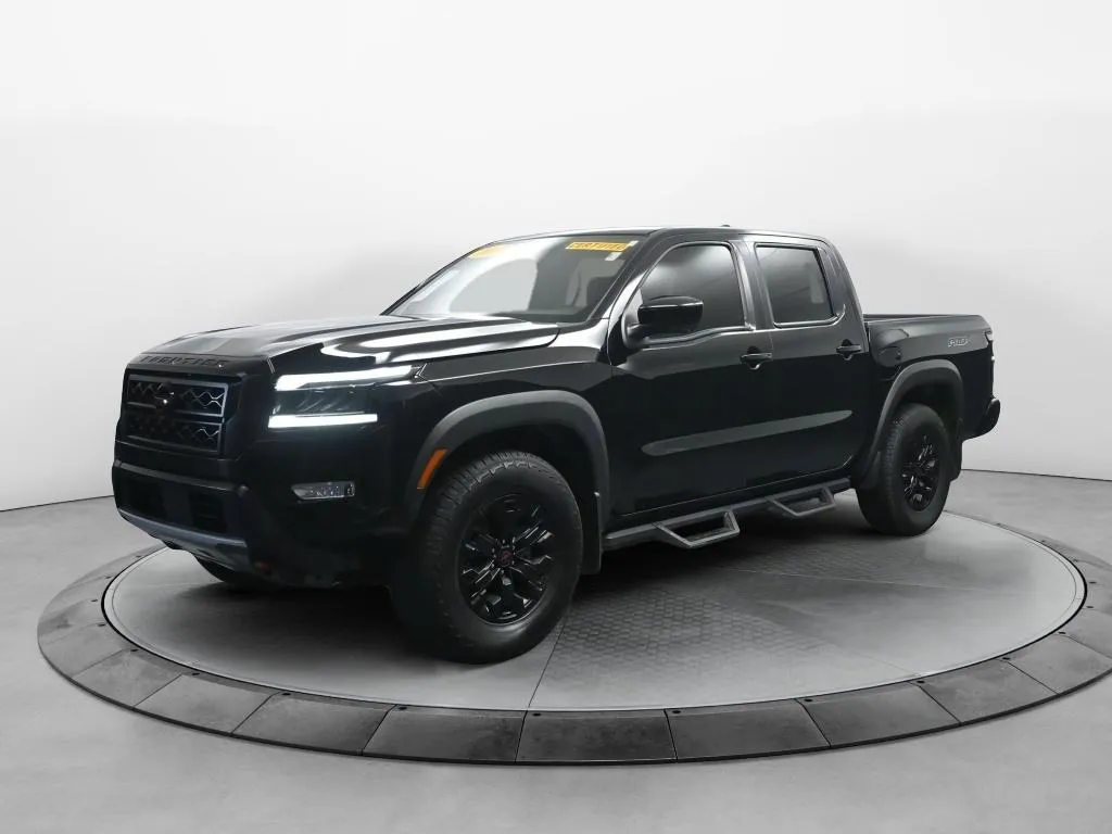 2023 Nissan Frontier PRO-4X's photo