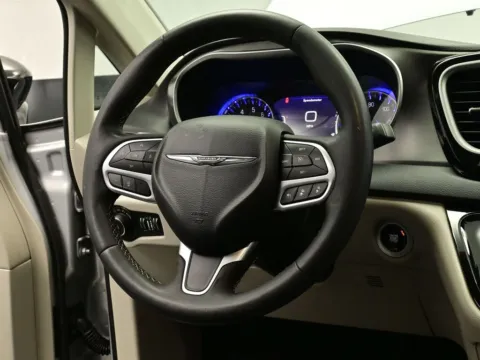 More photos of 2024 Chrysler Pacifica Touring L at Dorsett Mitsubishi, IN