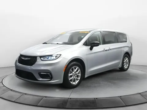 Silver 2024 Chrysler Pacifica Touring L for sale in Terre Haute, IN