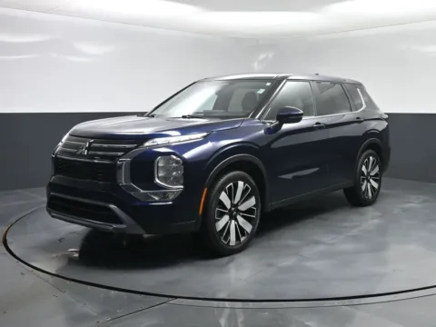 Black 2025 Mitsubishi Outlander SE for sale in Terre Haute, IN