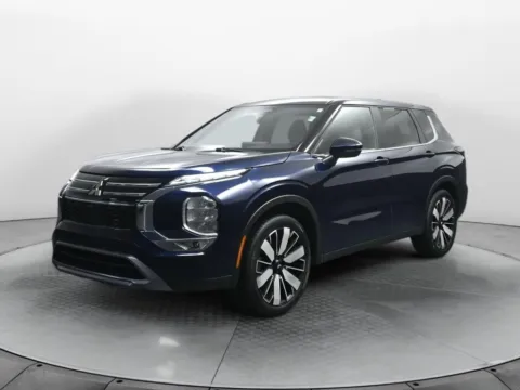 Black 2025 Mitsubishi Outlander SE for sale in Terre Haute, IN