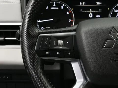 More photos of 2025 Mitsubishi Outlander SE at Dorsett Mitsubishi, IN