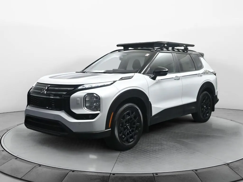 2026 Mitsubishi Outlander Trail Edition's photo