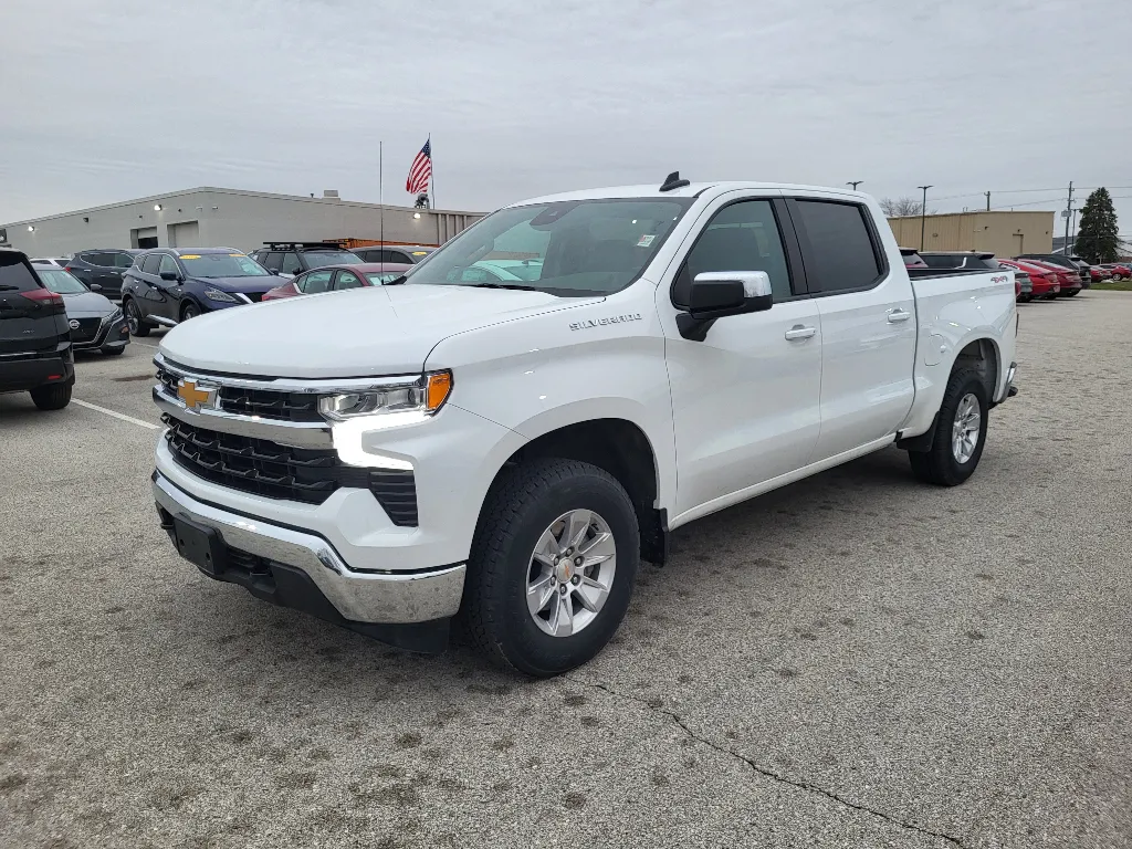 White 2025 Chevrolet Silverado 1500 LT for sale in Terre Haute, IN