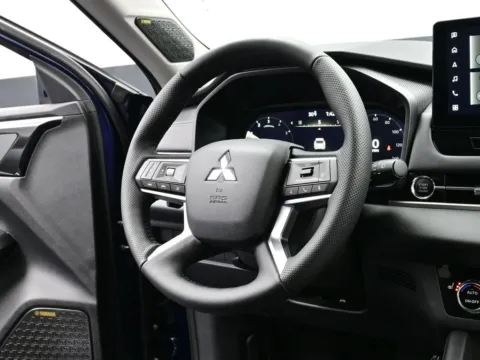 Another view of 2026 Mitsubishi Outlander SE for sale in Terre Haute, IN at Dorsett Mitsubishi