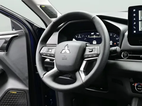 Another view of 2026 Mitsubishi Outlander SE for sale in Terre Haute, IN at Dorsett Mitsubishi