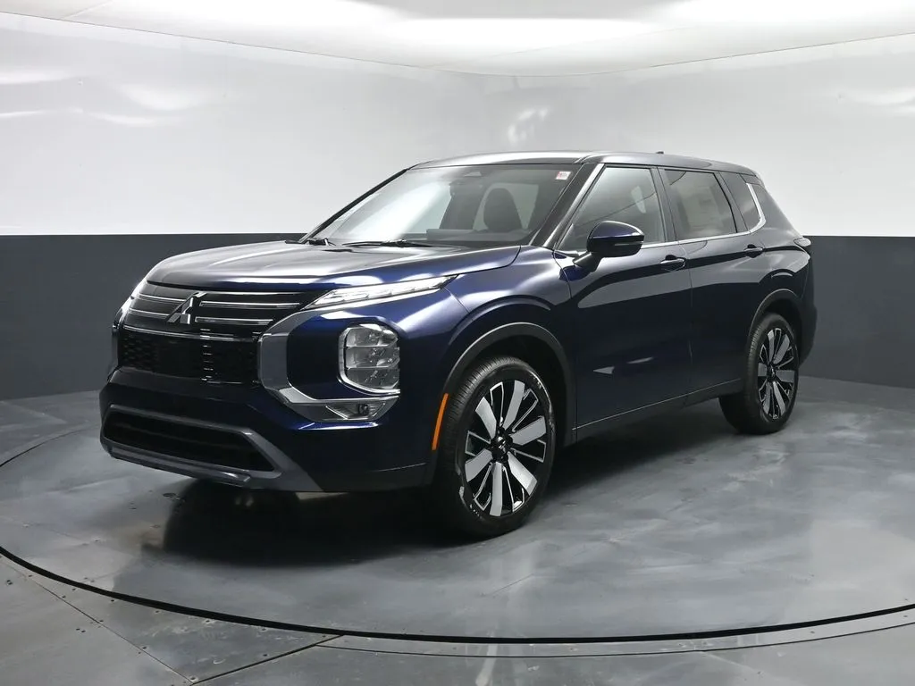 Blue 2026 Mitsubishi Outlander SE for sale in Terre Haute, IN