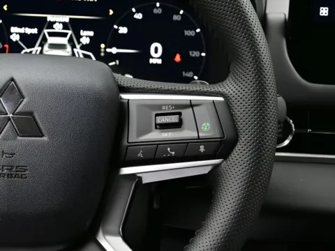 More photos of 2026 Mitsubishi Outlander SE at Dorsett Mitsubishi, IN