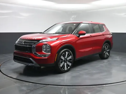 Red 2026 Mitsubishi Outlander SE for sale in Terre Haute, IN
