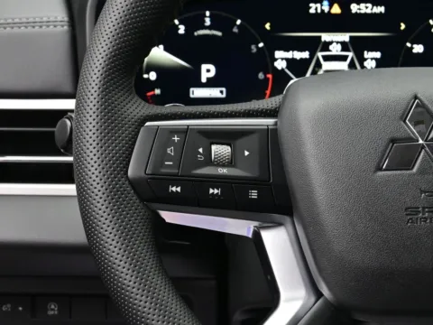 More photos of 2026 Mitsubishi Outlander SE at Dorsett Mitsubishi, IN