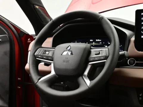 More photos of 2026 Mitsubishi Outlander SEL at Dorsett Mitsubishi, IN