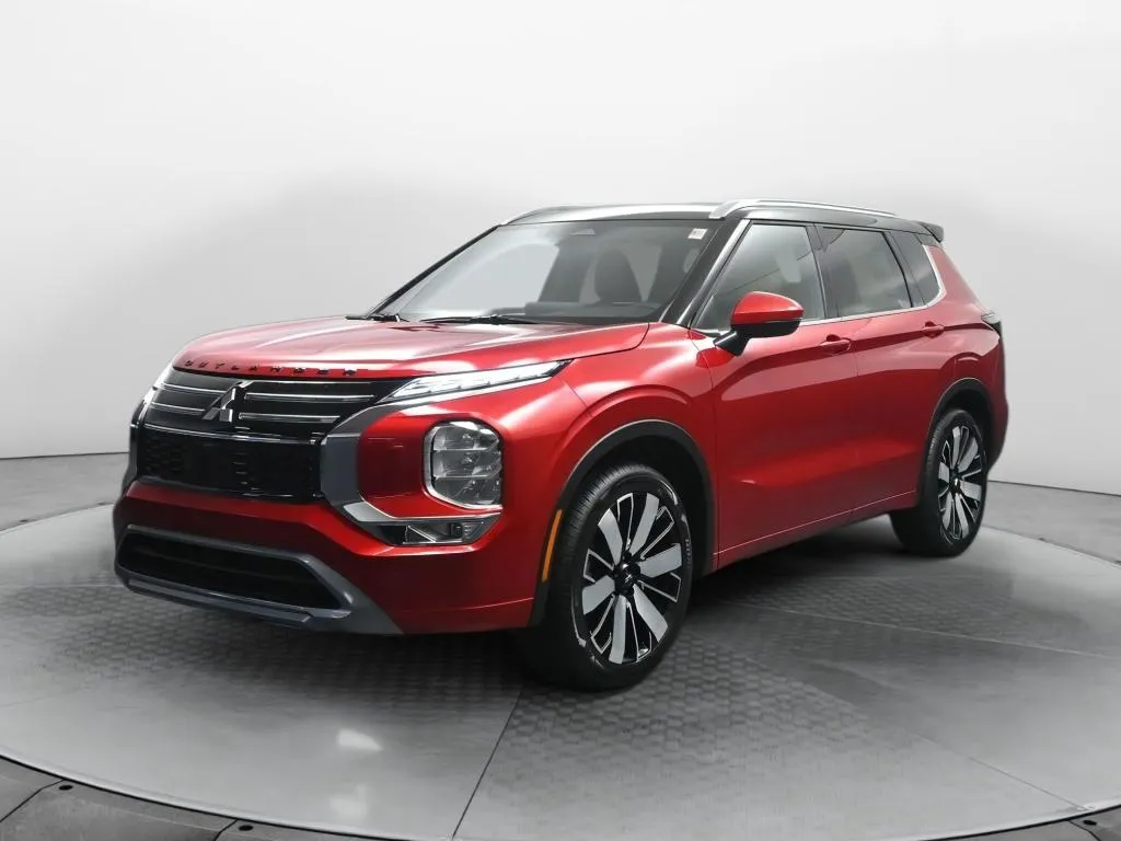 2026 Mitsubishi Outlander SEL's photo