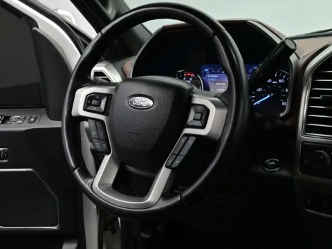 More photos of 2019 Ford F-250 Super Duty Platinum at Dorsett Mitsubishi, IN