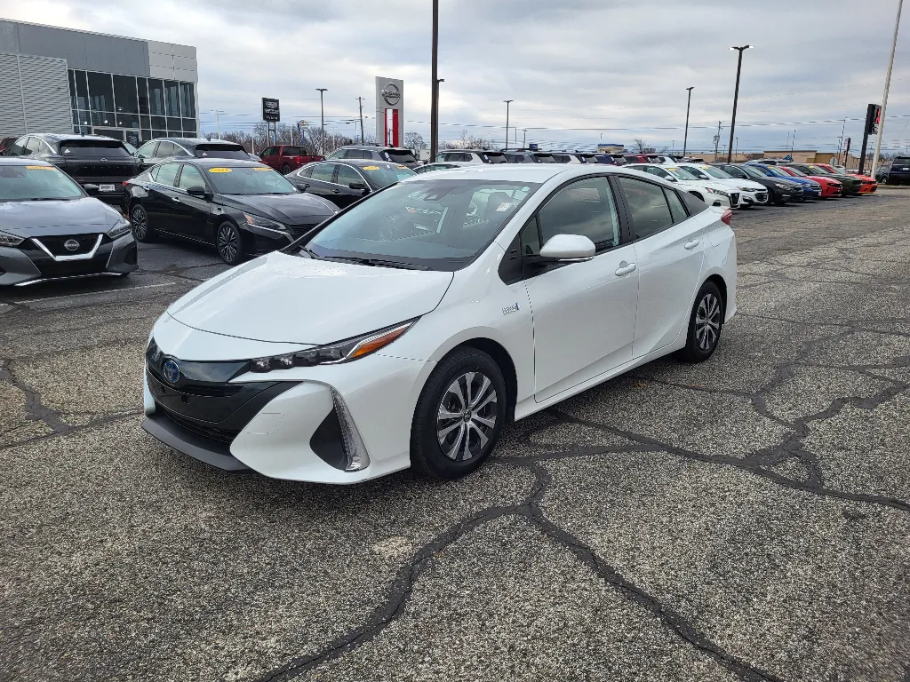 2022 Toyota Prius Prime XLE's photo