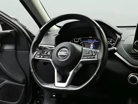 Another view of 2022 Nissan Altima 2.5 SR for sale in Terre Haute, IN at Dorsett Mitsubishi