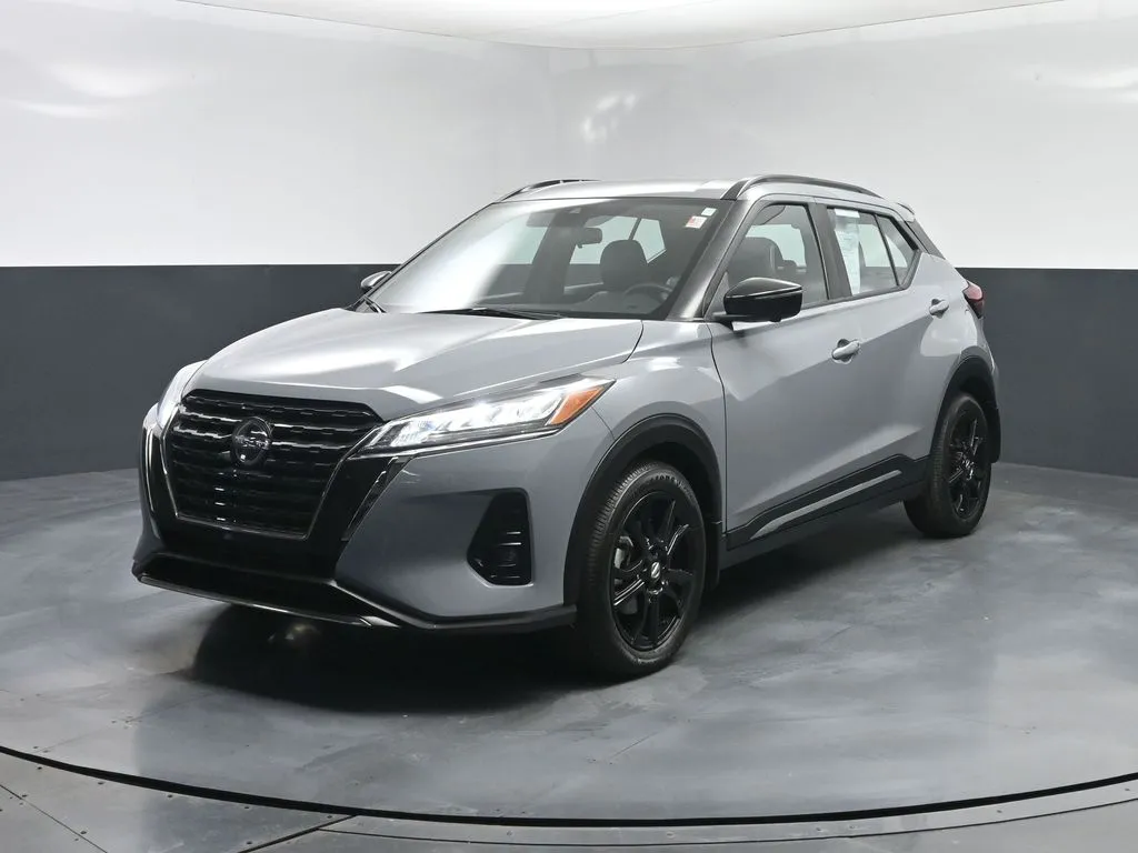 2021 Nissan Kicks SR