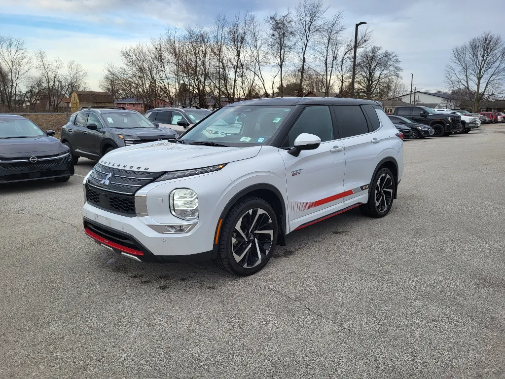 White 2024 Mitsubishi Outlander PHEV SE for sale in Terre Haute, IN