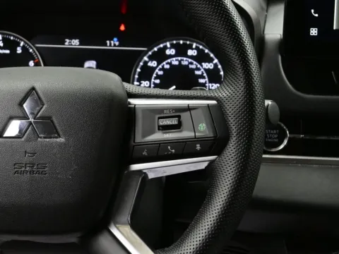 More photos of 2025 Mitsubishi Outlander SE at Dorsett Mitsubishi, IN