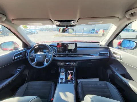 More photos of 2025 Mitsubishi Outlander SE at Dorsett Mitsubishi, IN