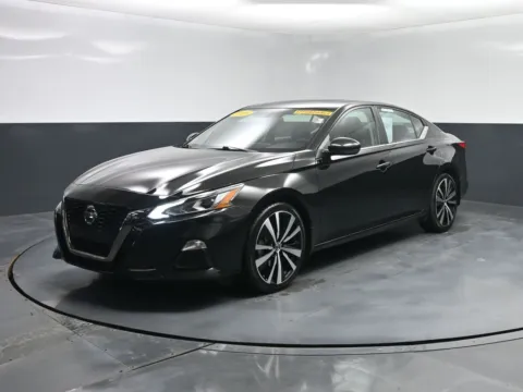 Black 2019 Nissan Altima 2.5 SR for sale in Terre Haute, IN
