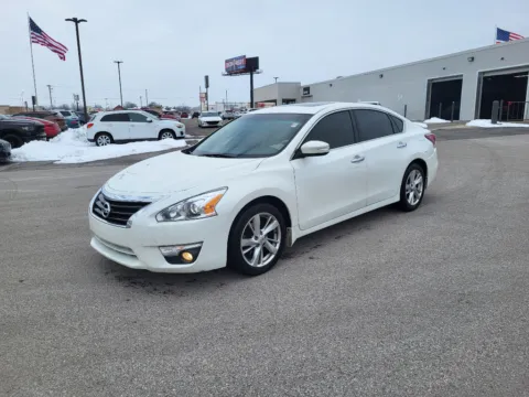 White 2013 Nissan Altima 2.5 SL for sale in Terre Haute, IN