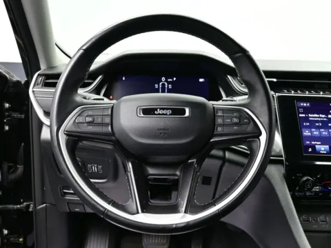 More photos of 2022 Jeep Grand Cherokee L Laredo at Dorsett Mitsubishi, IN